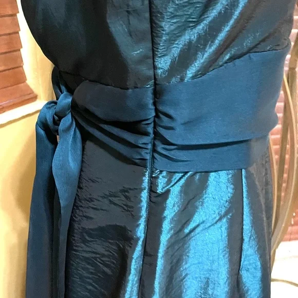 Dress -NEW ITEM - Picture 5 of 6